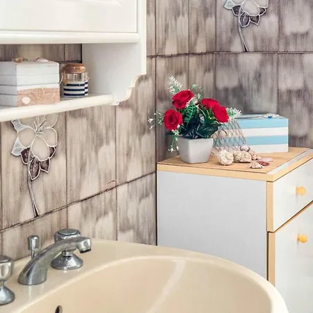 Villa Sunny Haven In Torre Lapillo