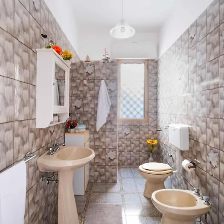 Sunny Haven In Villa *