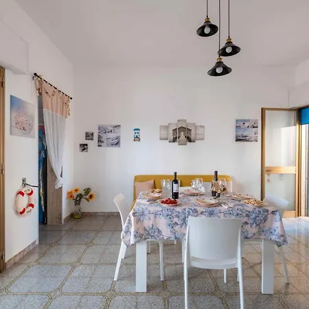 Sunny Haven In Torre Lapillo