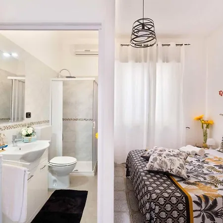 Sunny Haven In Torre Lapillo