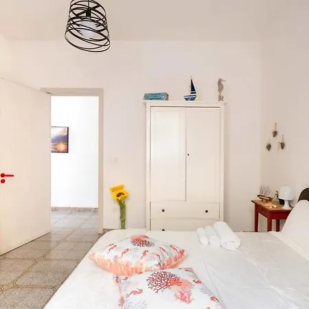 Villa Sunny Haven In Torre Lapillo