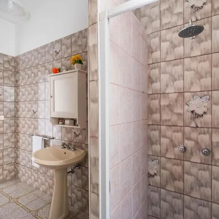 Sunny Haven In * Torre Lapillo