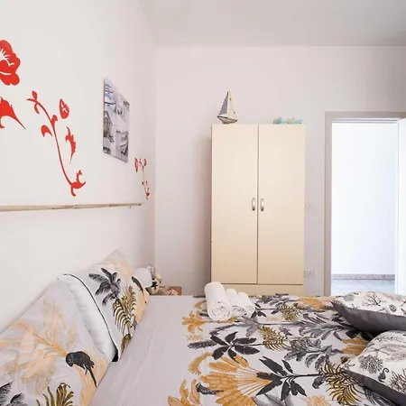 Sunny Haven In Villa Torre Lapillo